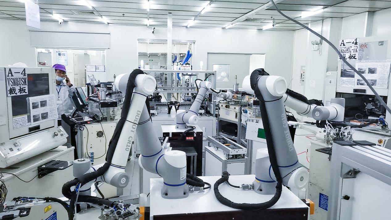 深圳越疆機器人港交所上市 用機械臂“金鏟子”實現(xiàn)AI落地生根